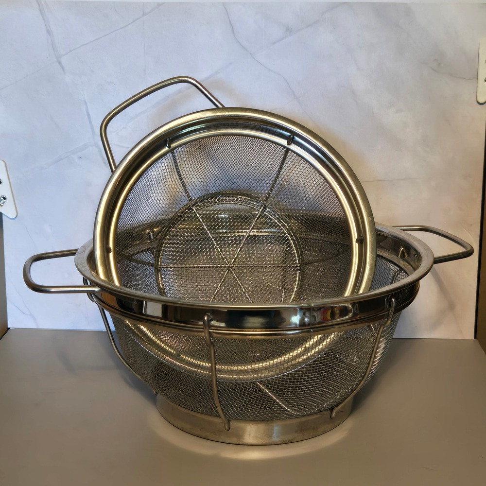 Stainless Steel Mesh Colander Set 2 Piece Nesting Kitchen Strainers with Handles
